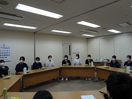新人看護研修（プリセプターと座談会）